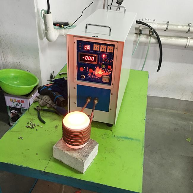 Portable Induction Gold Melting Furnace 2kg Mleting 1800 ℃ Gold Melting Machine